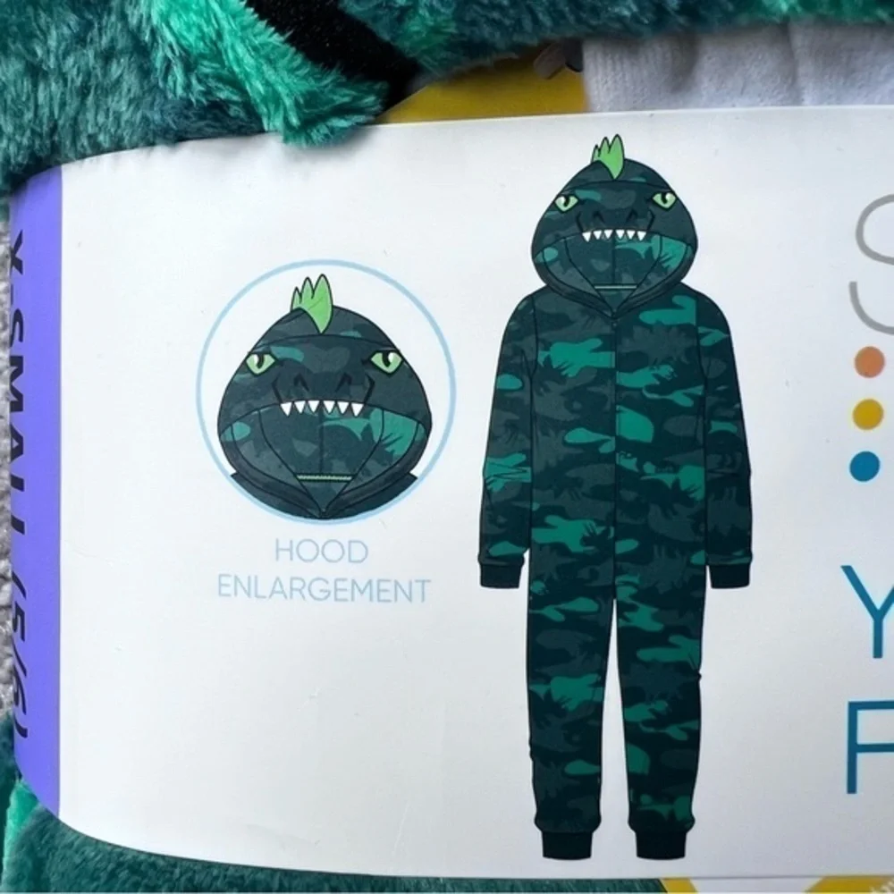 NWT Saint Eve youth hooded sleeper size. 5/6